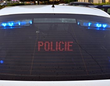 Policisté na Karvinsku pronásledovali řidiče, zastavili ho střelbou