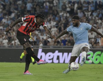 AC Milán remizoval 2:2 s Laziem a stále čeká na výhru v italské fotbalové lize