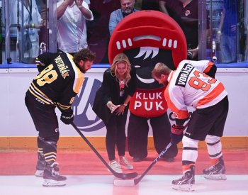 Voráčkův tým v hokejové exhibici plné velkých hvězd porazil Pastrňákův výběr 8:5