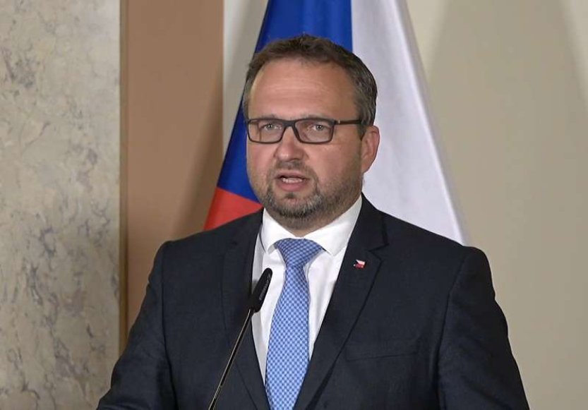 Jurečka: Minimální mzda se příští rok zvýší o 1900 korun na 20.800 korun měsíčně