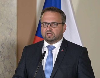 Jurečka: Minimální mzda se příští rok zvýší o 1900 korun na 20.800 korun měsíčně