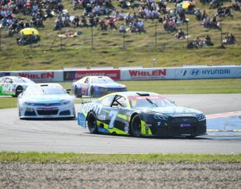 Doubek si splnil sen a poprvé vyhrál v Mostě, opět se přiblížil titulu