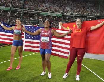 Diskařskou senzací je Američanka Tausagová, výšku na MS vyhrál Ital Tamberi