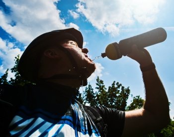 Tropické teploty hrozí v úterý a ve středu na většině území Česka