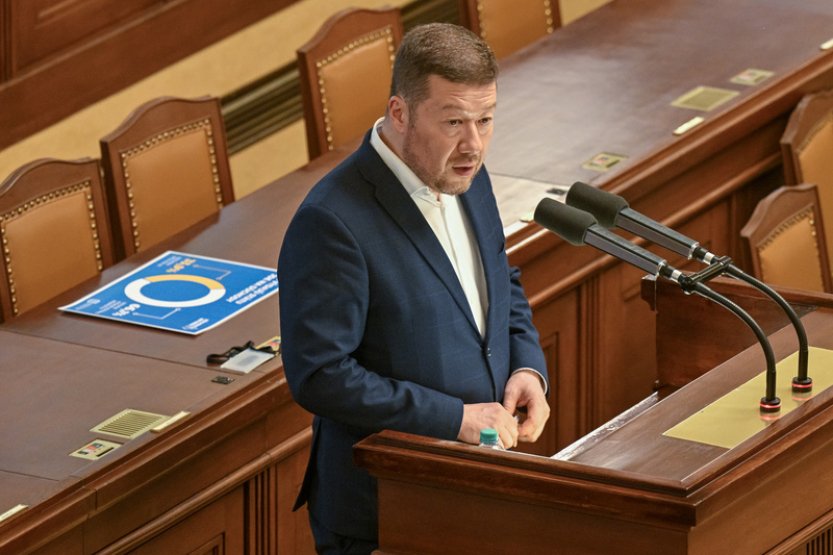 Výbor bude opět jednat o Okamurových výrocích na Bartoškovu adresu