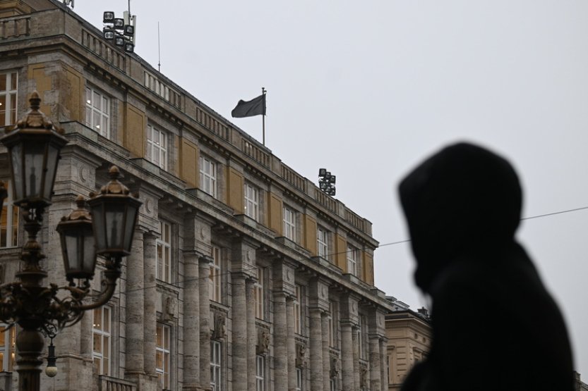 Jednání komise ke střelbě na FF UK má být neveřejné, shodli se oslovení poslanci