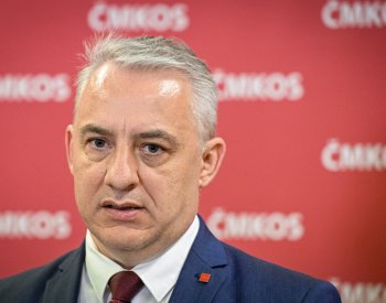 Odbory žádají posílení sumy na platy v rozpočtu a růst tarifů o 10 %