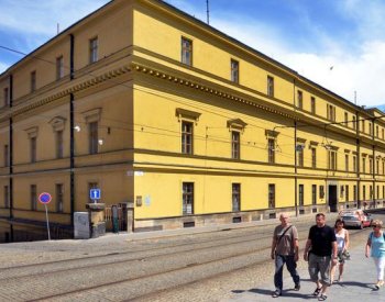 Hanácké kasárny v Olomouci koupil v aukci za 89,1 mil. Kč zatím neznámý investor