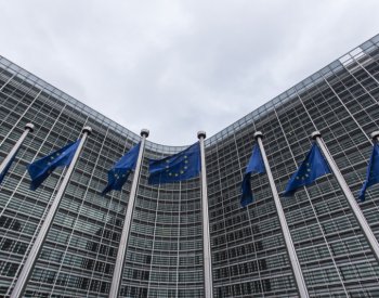 Bek: Půjčka od EK by mohla činit zhruba 20 mld. Kč, původní návrh byl 137,4 mld.