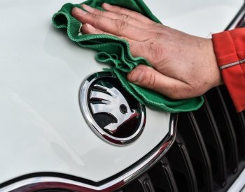 Prodej nových osobních aut v ČR za osm měsíců stoupl o 2,3 pct na 153.757 vozů