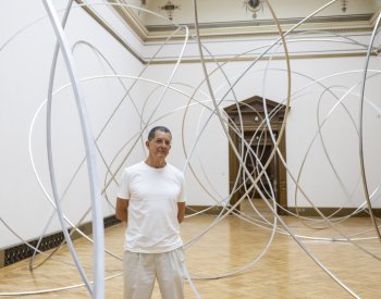 Prostorové instalace sochaře Gormleyho zaplnily Galerii Rudolfinum