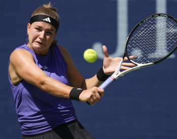 Muchová ustála žaludeční potíže a věří, že bude v semifinále fit