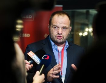 Levicové strany připravily petici proti změnám zákoníku práce