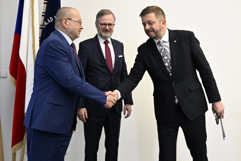 Rakušan oceňuje práci Posoldy v rozvědce, zastal se jeho předchůdce Mlejnka