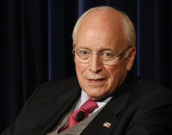 Bývalý republikánský viceprezident Cheney bude volit Harrisovou