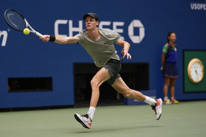 O mužský titul na US Open si zahrají světová jednička Sinner a Američan Fritz