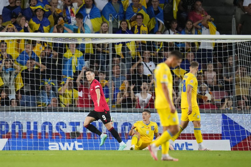 Ukrajina prohrála v Praze s Albánií, Angličané v premiéře pod Carsleym vyhráli