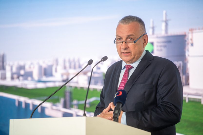 Plynové zásobníky v Česku jsou naplněné na víc než 93 procent, uvedl Síkela