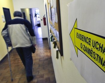 Úřad práce zveřejní srpnovou nezaměstnanost, analytici čekají stagnaci