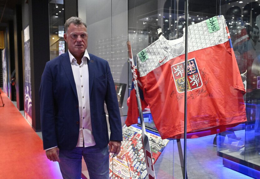 Rulíka mrzí, že u hokejové reprezentace skončil generální manažer Nedvěd