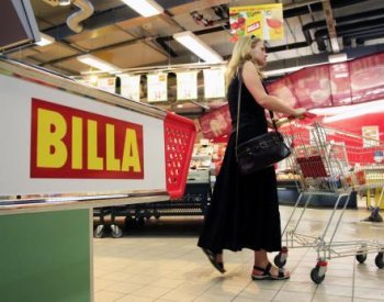 Řetězec nemusí vyplácet bolestné ženě, která v prodejně uklouzla na nati
