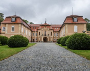 Majetkový úřad zrušil dražbu zámku Štiřín, nikdo nesložil dražební kauci