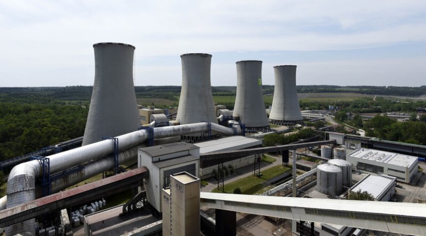 Požár kabelového žlabu přerušil provoz elektrárny Chvaletice