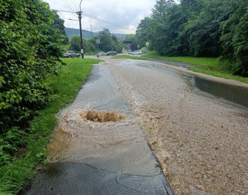 Konec týdne bude extrémně deštivý a větrný, hrozí povodně