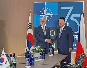 Česko příští týden navštíví jihokorejský prezident, setká se s Pavlem i Fialou