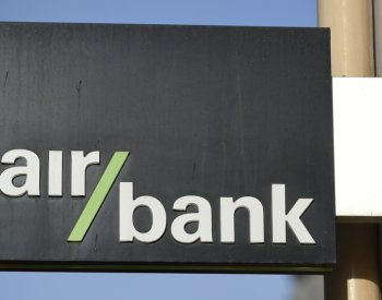 Skupině Air Bank v pololetí stoupl čistý zisk o pět procent na 1,3 miliardy Kč