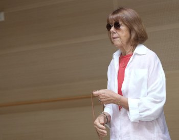 Procesu s mužem, který ve Francii nechával znásilňovat svou ženu, hrozí odložení