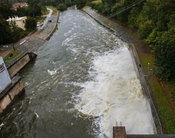 Starosta Židlochovic vyčítá Povodí Moravy pozdní odpouštění Brněnské přehrady