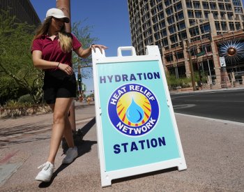 Přes 100 milionů Američanů čelí nebezpečnému vedru, úleva se čeká až o víkendu