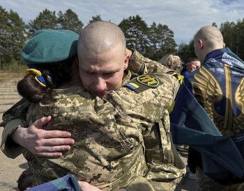 Z ruského zajetí se vrátilo 49 Ukrajinců a Ukrajinek, uvedl Zelenskyj