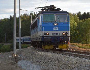 Železniční dopravci žádají lidi, aby kvůli riziku povodní zvážili cesty vlakem