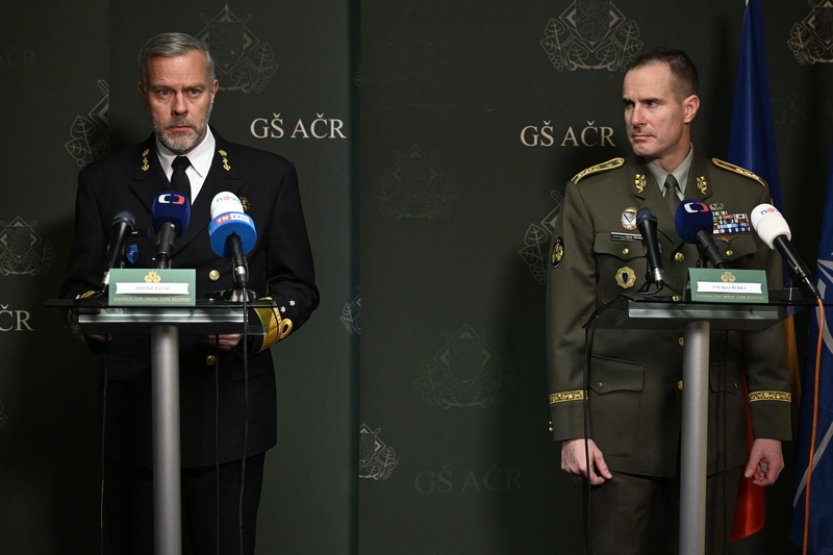 V Praze pokračuje zasedání Vojenského výboru NATO, promluví i Pavel