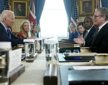 Biden přivítal Starmera v Bílém domě k jednání o Ukrajině a Blízkém východě
