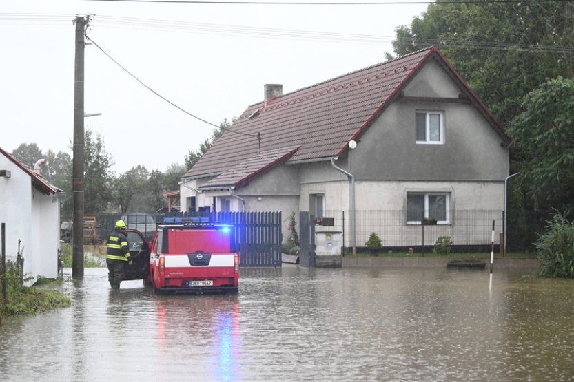 Hasiči měli od půlnoci kvůli extrémnímu počasí přes tisícovku zásahů