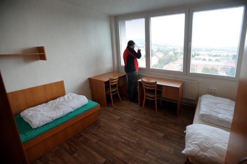 Vysoké školy hlásí plné koleje, byty k pronájmu jsou, ale dražší či dál