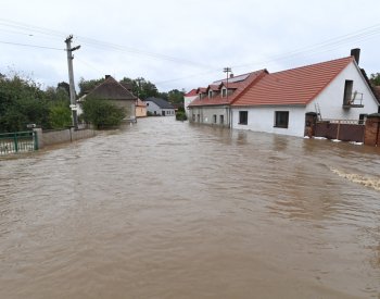 Povodňová vlna zasáhla město Luže na Chrudimsku, 200 lidí se evakuuje