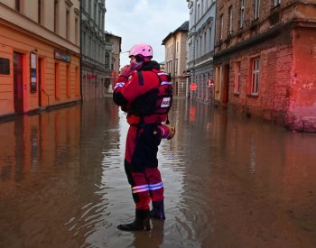 Řeka v opavských částech Karlovec a Palhanec uvěznila několik lidí
