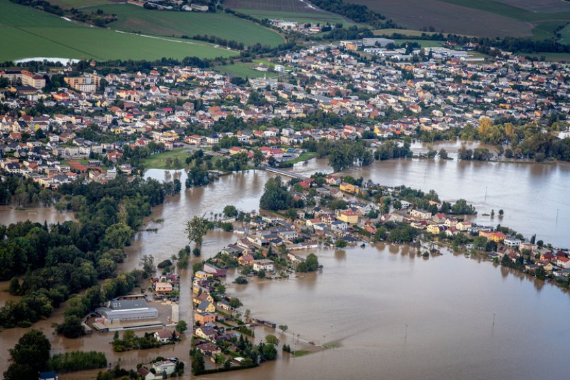 Počet míst s povodňovým stupněm klesl na 222, třetinu tvoří ohrožení
