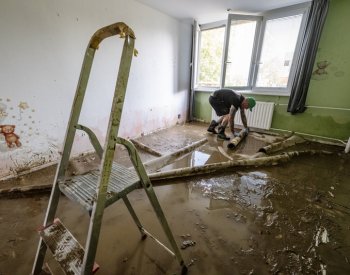 Česko požádalo v unijním systému o 15.000 vysoušečů, rozváží už 8000 vlastních