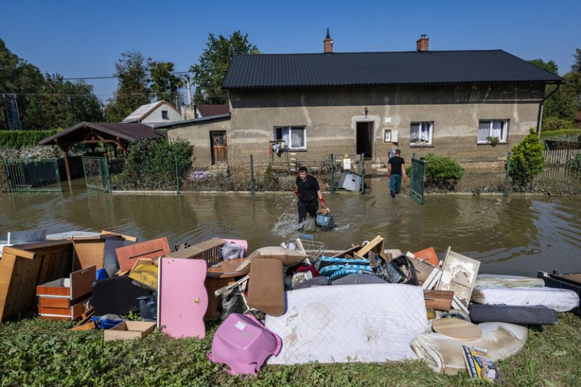 Úřad práce vyplatil přes 10 mil. Kč lidem, které postihly povodně