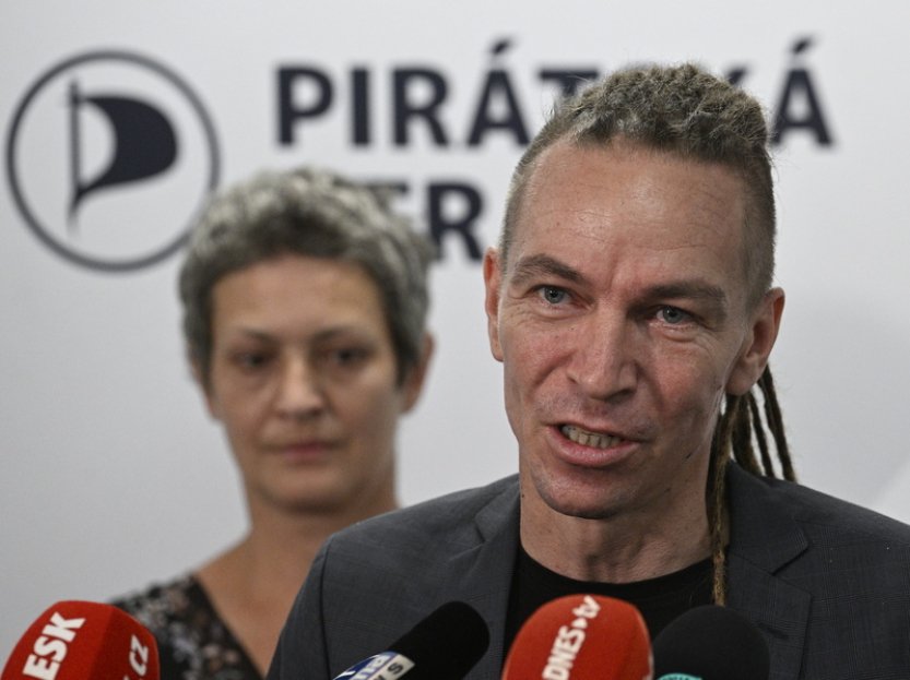 Politologové nevylučují odchod Pirátů z vlády, pnutí může být i v ODS