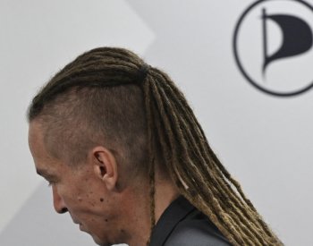 Politolog: Konec Bartoše v čele Pirátů neohrozí stabilitu vlády, ale její kredit