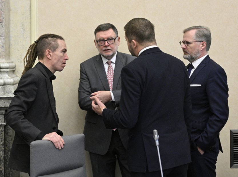 Piráti chtějí uprostřed koaliční roztržky odložit jednání vlády o rozpočtu