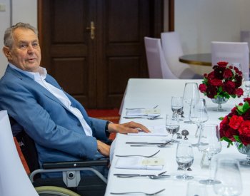 Zemanovi přijeli popřát k narozeninám Pellegrini, Orbán, Fico nebo Duda