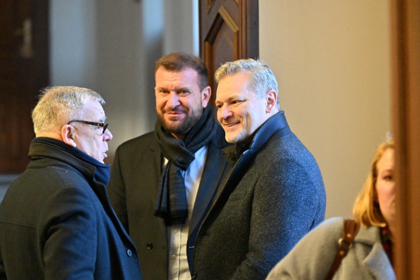 Soud v Brně uznal část obžalovaných v kauze úniku informací od policie vinnými