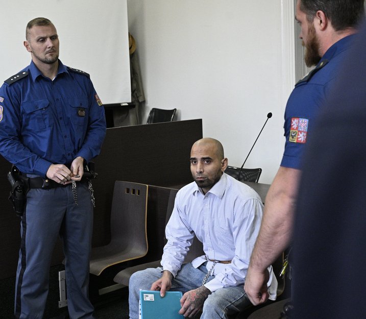 Žalobkyně chce doživotí pro vraha ze Žižkova, podle obhájkyně jednal v afektu